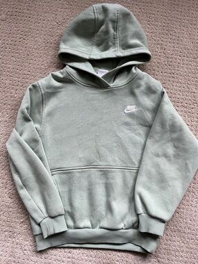 Nike Club Fleece Hoodie Light Sage Green Pullover Medium